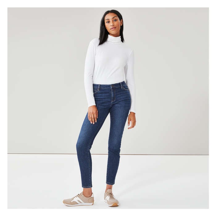 Women's Dark Wash Classic Slim Fit Jean